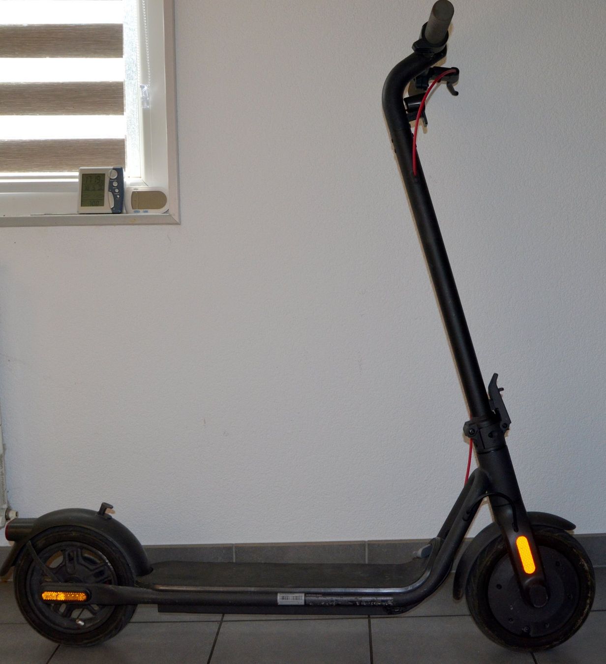 Scooter: Elektroroller NAVEE V25 trottinette scooter électrique – Usato da Collonges venduto da arashee 1