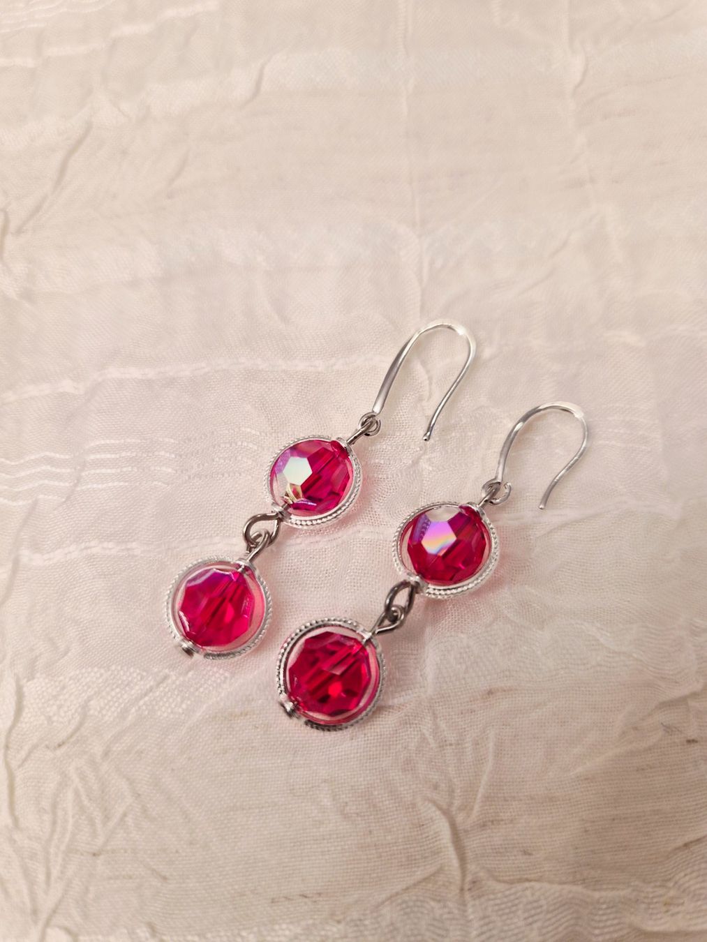 Orecchini pendenti & Orecchini a lobo: Ohrringe aus Swarovski Perlen Light Siam – Nuovo (secondo la descrizione) da Dietikon venduto da Eleda 1