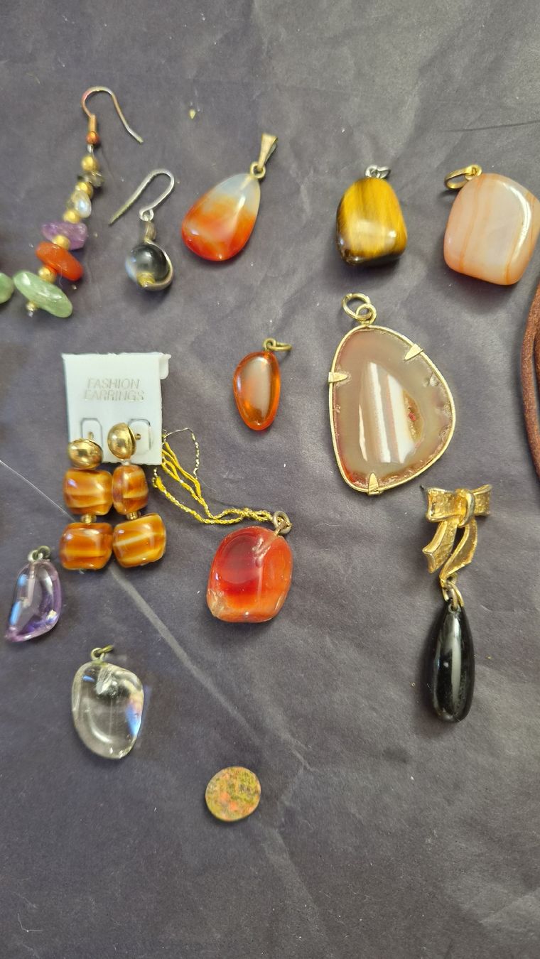 Sonstiger Schmuck: Schmuck Lot Steine Anhänger  – Gebraucht aus Kölliken von Upcycling-by-Mc-TAM 2