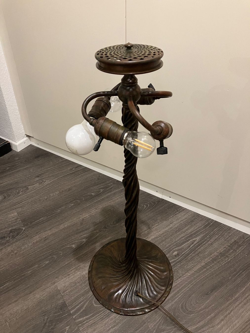 Lampade: Tischlampe Daffodil – Usato da Gattikon venduto da stri_lgs79 3