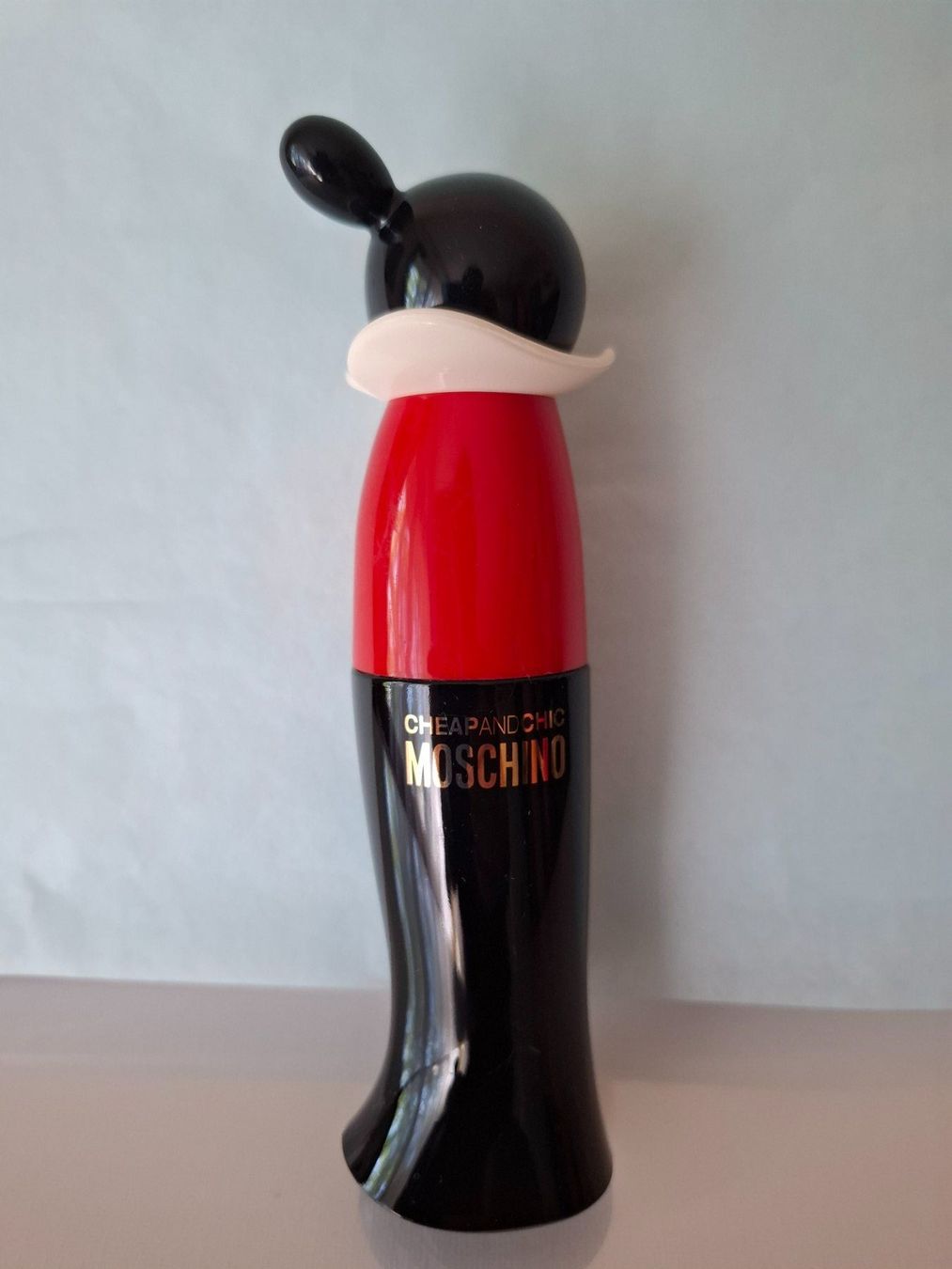 Moschino Parfums & Eau de Toilette: MOSCHINO Eau de Toilette "CHEAP & CHIC" 30ml – D'occasion à Aadorf par Miziti