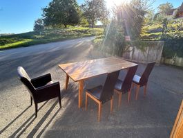 Table en chêne massif, 3 chaises et un fauteuil