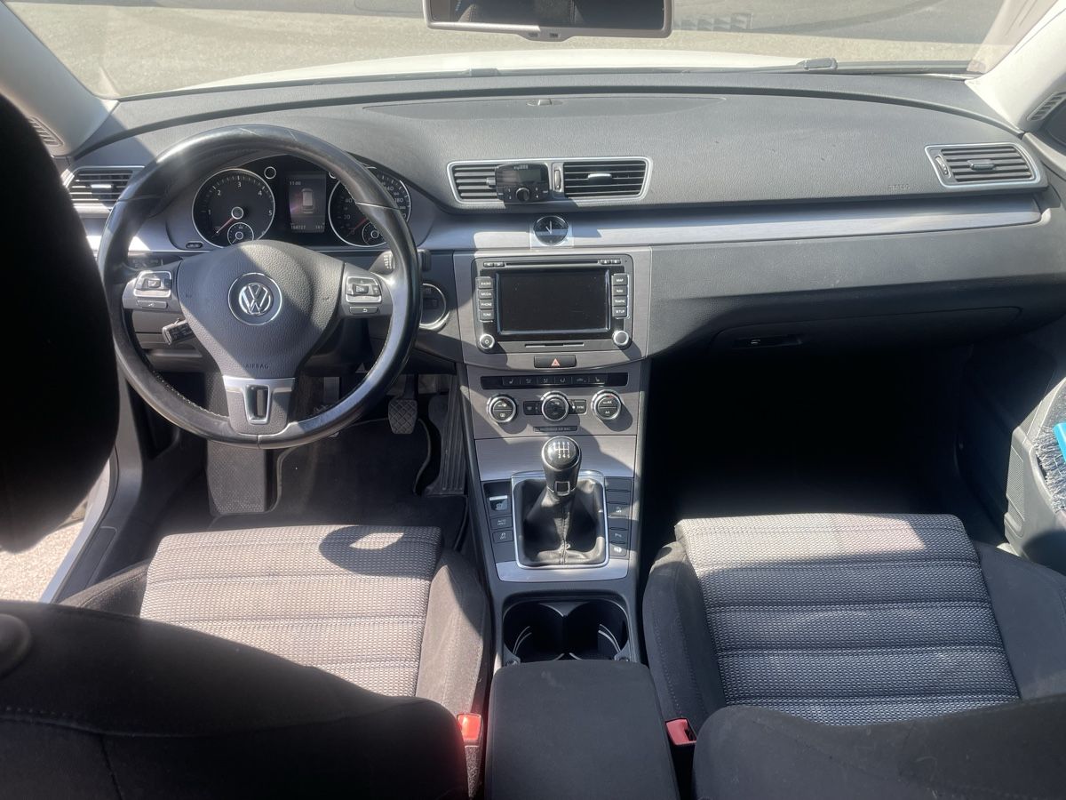 VW Autos: Passat Variant 2.0 TDI 2014 – Gebraucht aus uetendorf von Stahr 2