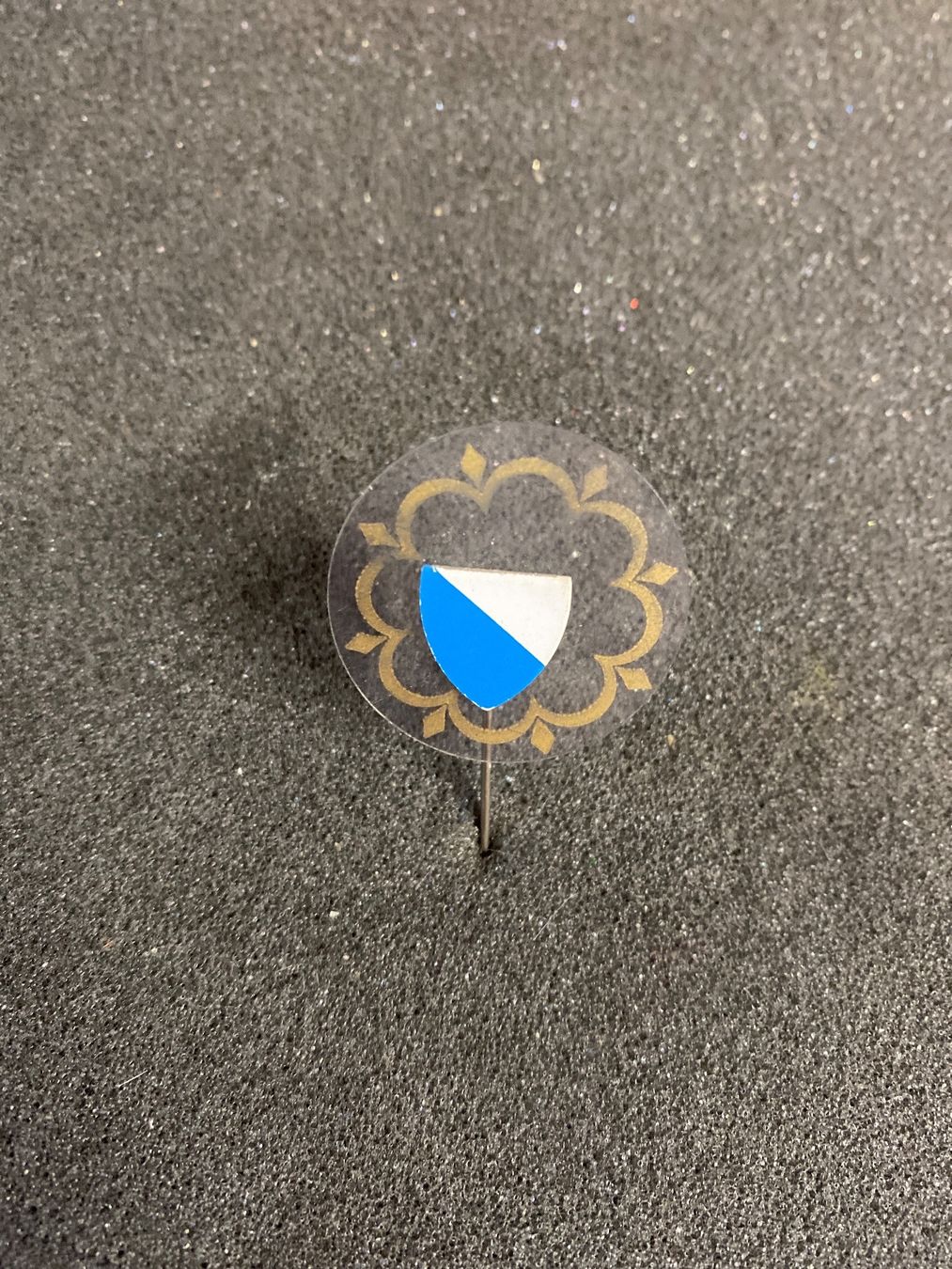 Placchette & Badge: EPINGLETTE A CRAVATTE - ZURICH – Usato da Le Brassus venduto da cinema13