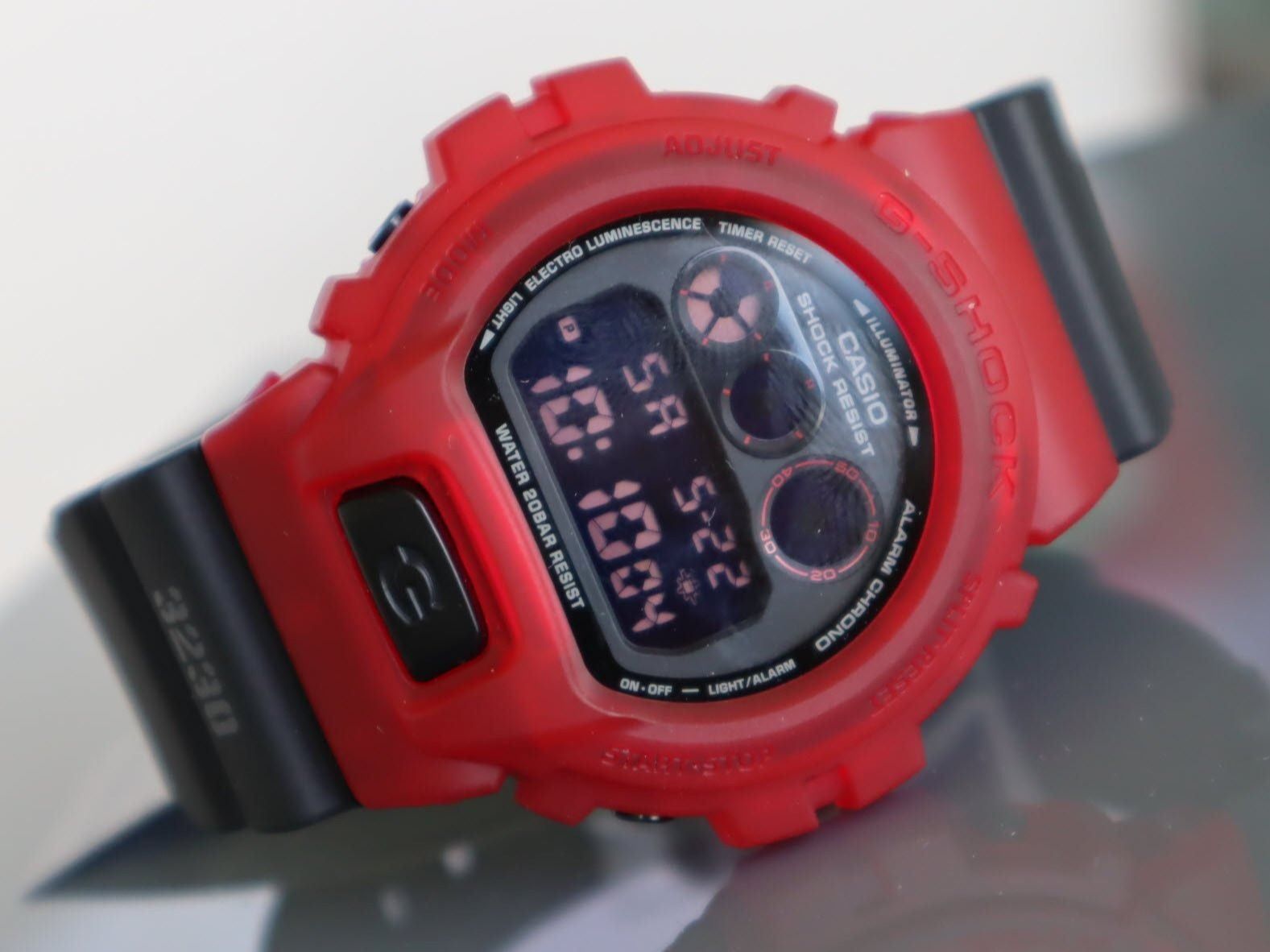 Casio Orologi: Casio G-Shock DW-6900MS with red bezel – Nuovo e nell'imballaggio originale da Romont FR venduto da heinz.ramseyer 2