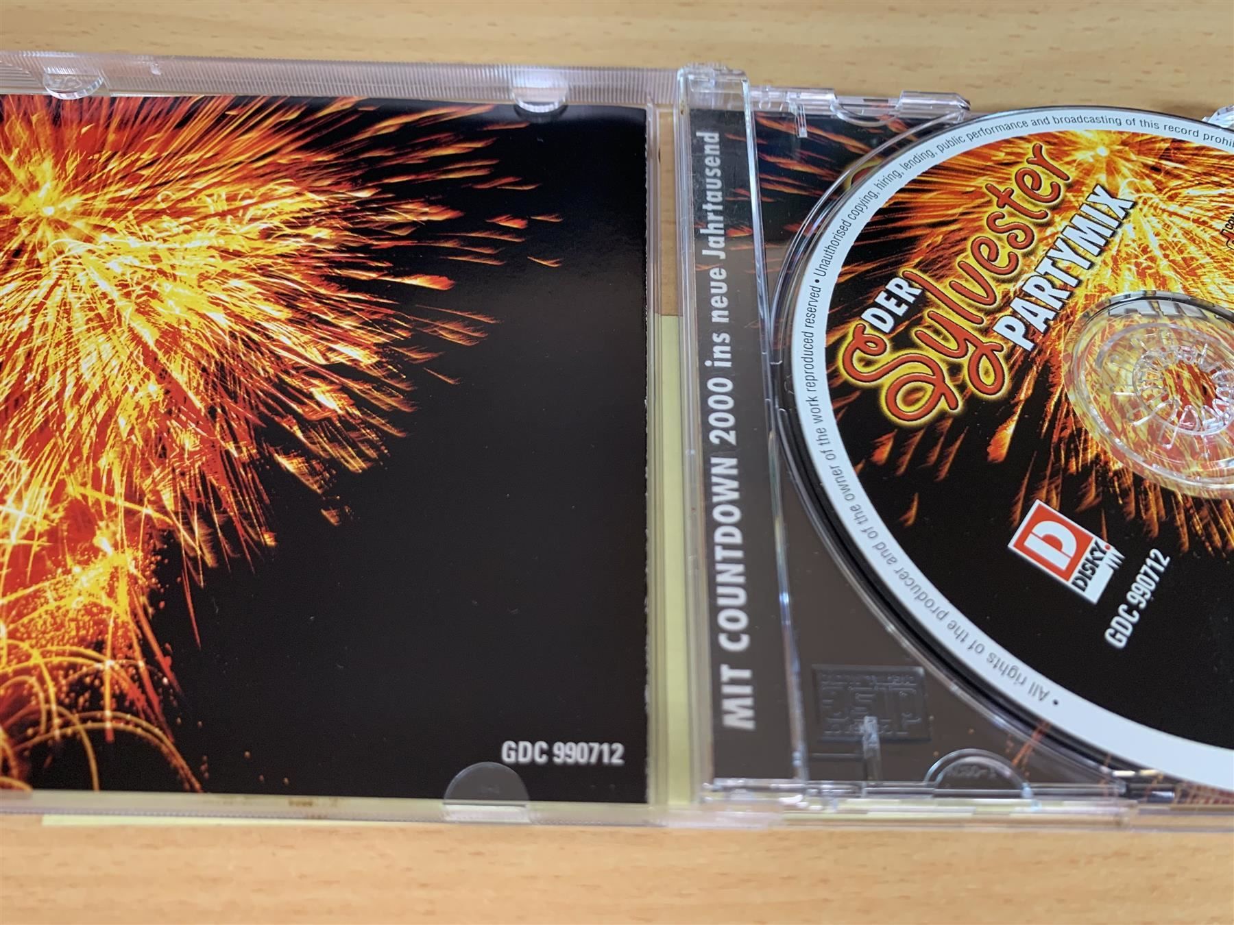 CD: Der Sylvester Partymix – Usato da Rikon im Tösstal venduto da Alpenmutz 2
