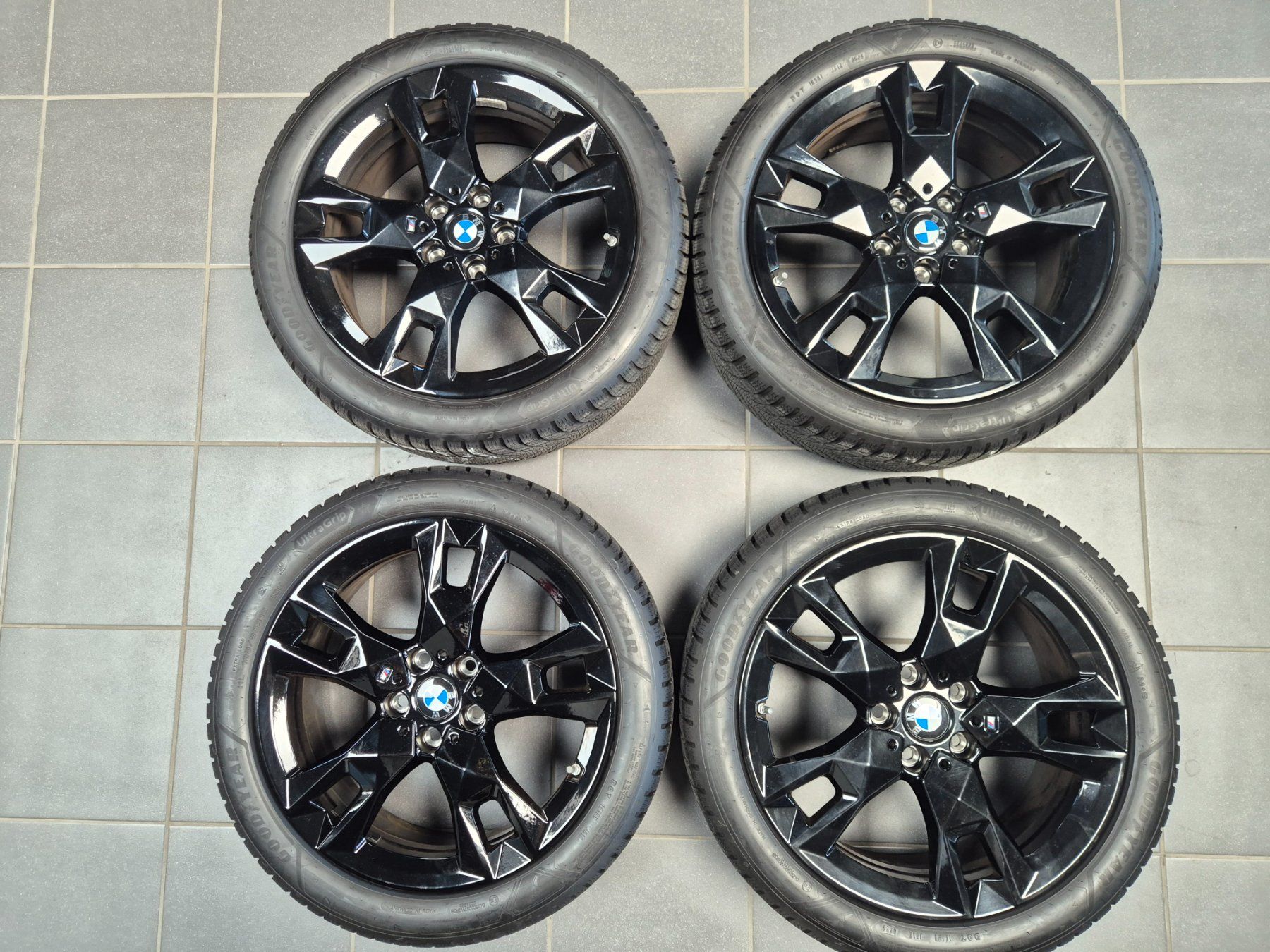 BMW Pneus & Roues: Winterräder 18" BMW M135 – D'occasion à Winterthur par WEWi-Ersatzteile