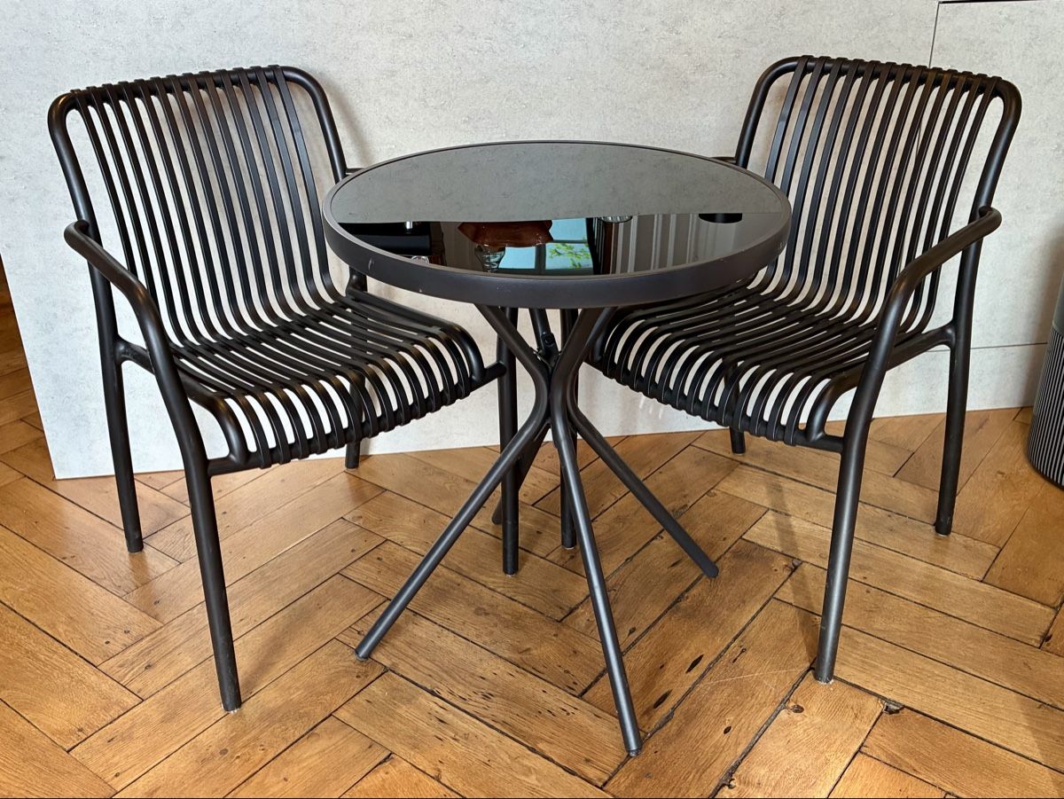 Stühle: Bistro Set 1 table and 2 chairs – Gebraucht aus Zürich von soy_jg5x