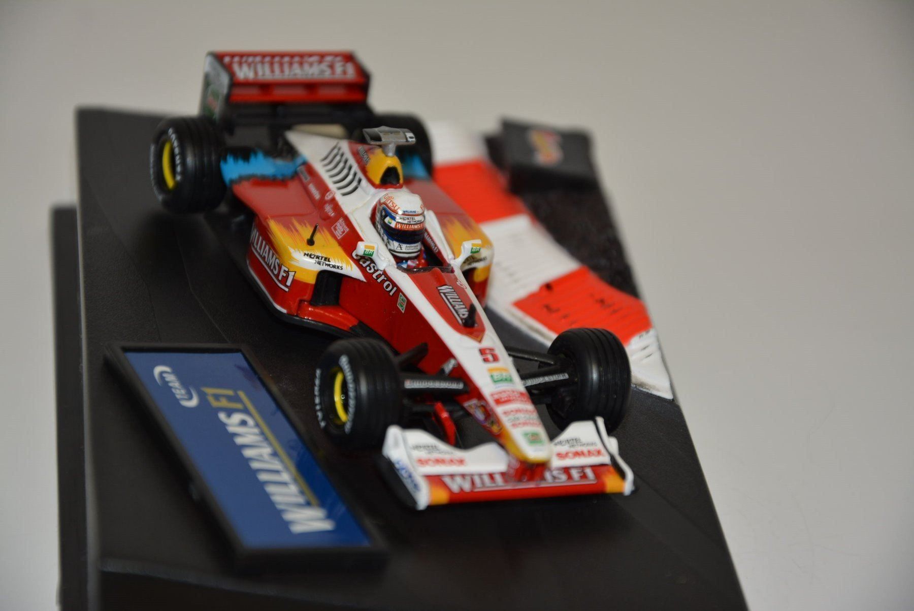 Williams Modellini d'auto: Williams FW21 Zanardi,  Hot Wheels 1:43 – Nuovo e nell'imballaggio originale da Goldach venduto da Feivel9 3