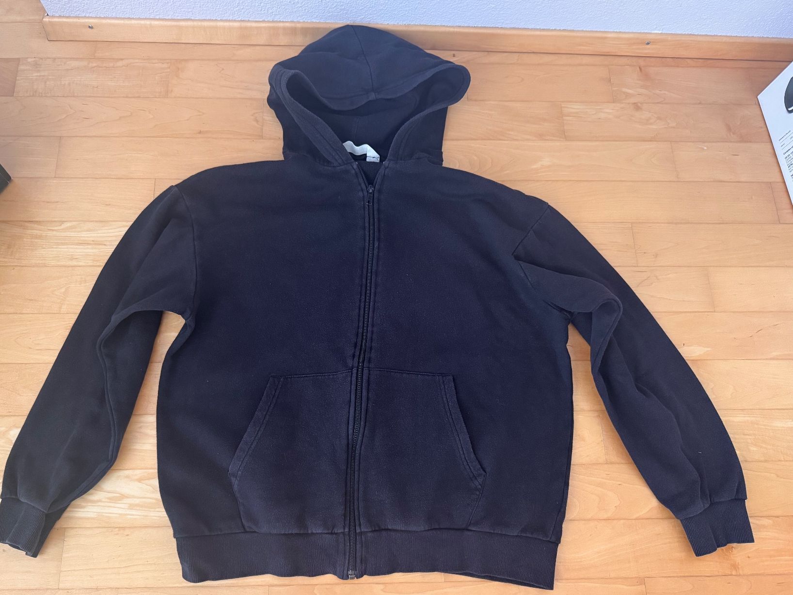 H&M Maglioni & Felpe: Pullover mit Reissverschluss schwarz, Gr. 158/164 – Usato da Uster venduto da Niamgro 1