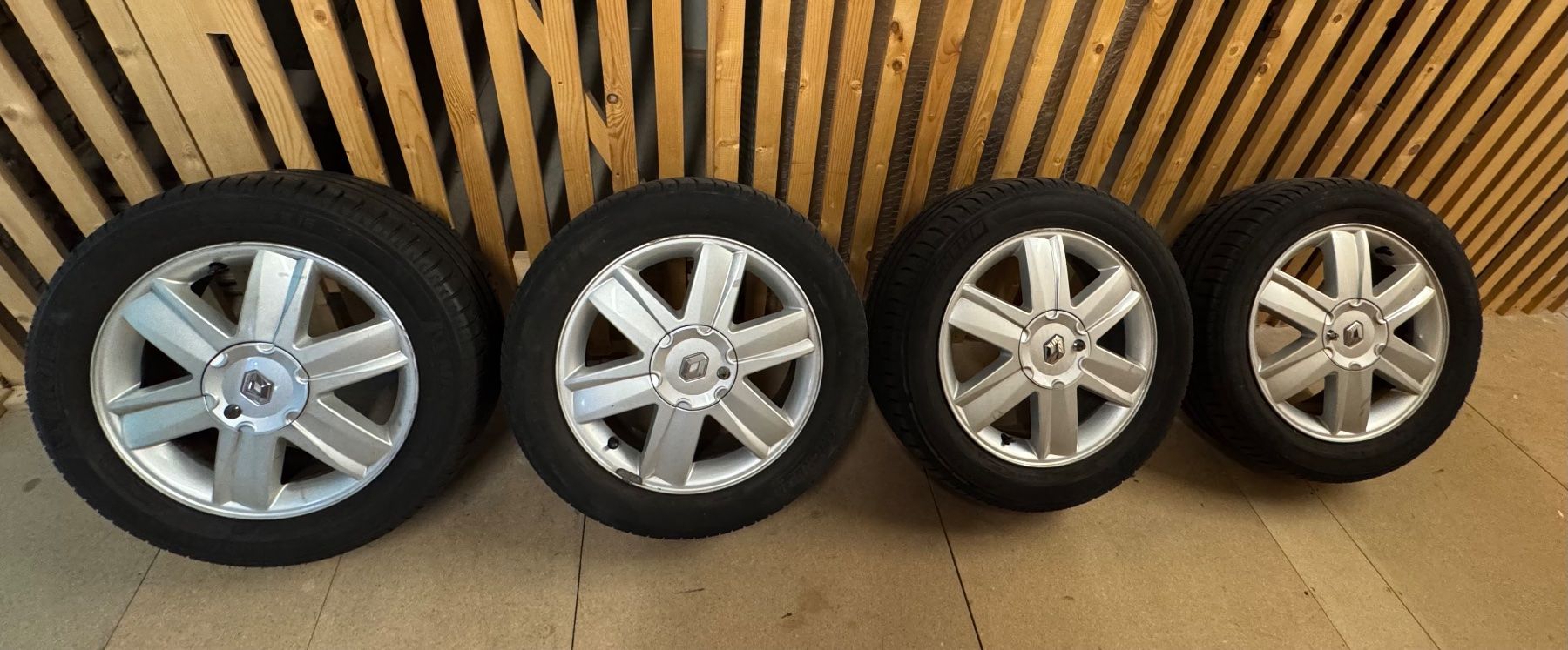 Renault Cerchioni: Alufelgen mit Michelin Sommerreifen – Usato da Zürich venduto da ThaliaL