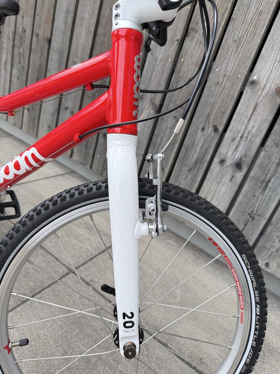 Woom Velos: Woom 4 rot – Gebraucht aus Rehetobel von B892ED 8