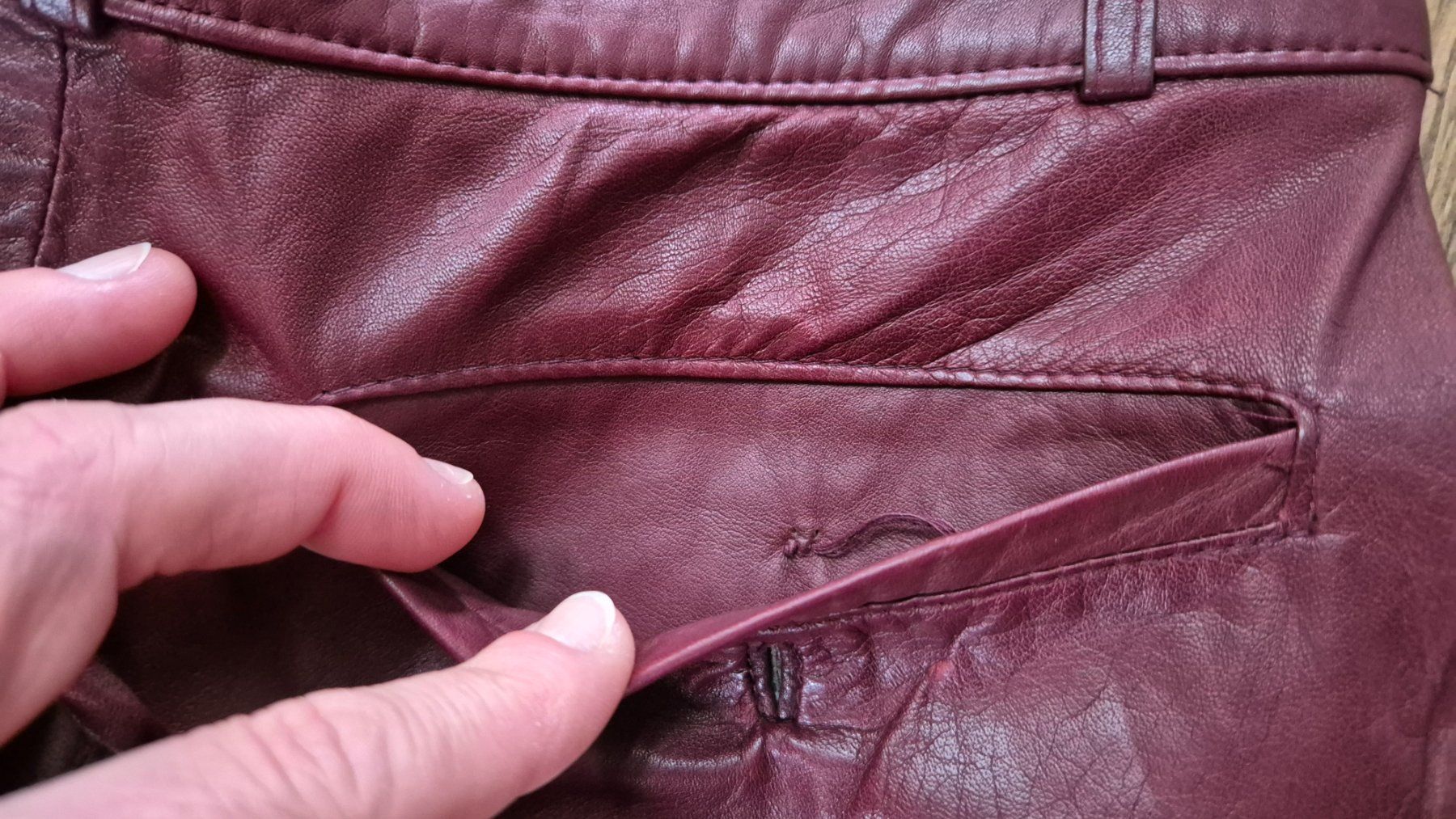 Pantaloni: Raspberry pink vintage leather pants size 38 – Usato da Zürich venduto da monadiederich 8