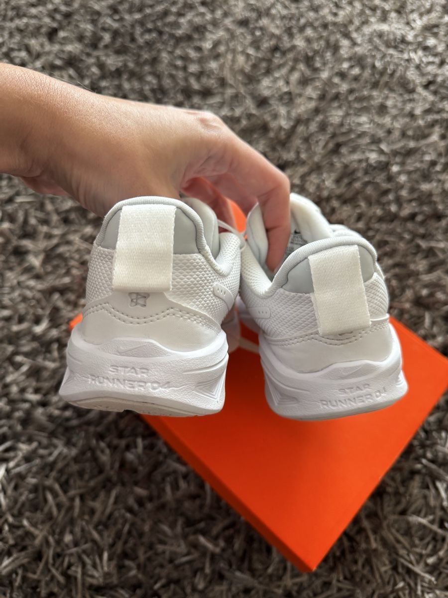 Nike Scarpe per ragazzi: Kinder Sneaker Nike Gr.31 – Usato da Ottenbach venduto da ul9_vq6l 1