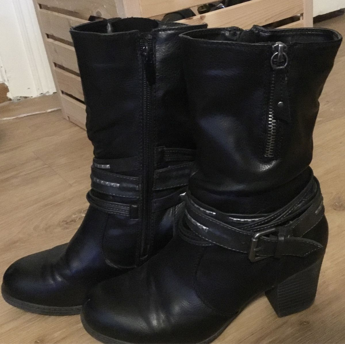 Damenschuhe: Stiefel 4 Paar – Gebraucht aus Schlieren von Jeajet 8
