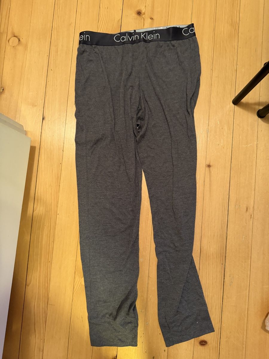 Negligees & Pigiami: Calvin Klein Damen Pyjama Hose, Grau, – Usato da Oberägeri venduto da mic_m272