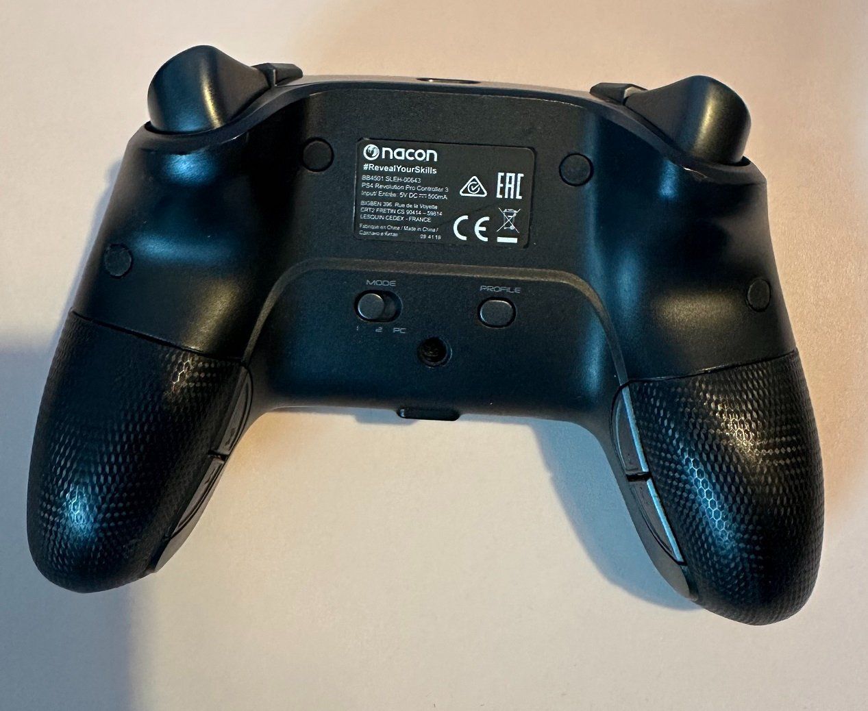 Sony Manettes: Schwarze PS4 Controller – D'occasion à Nidau par EXP40 1