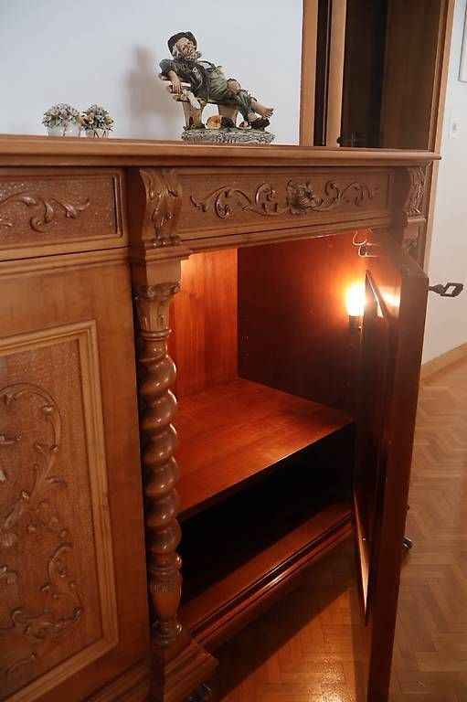 Credenze: Mobile buffet in noce (prezzo trattabile) – Usato da Rovio venduto da martasulmoni 2