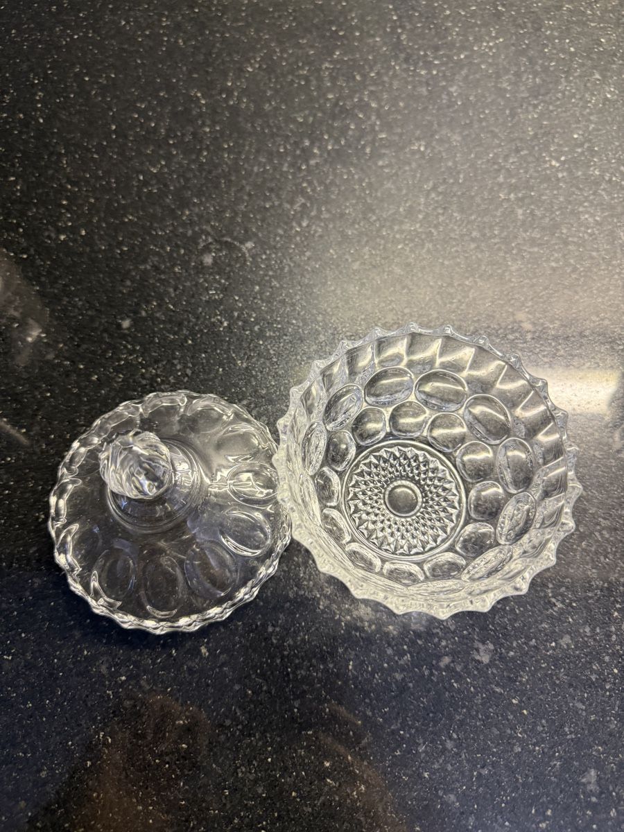 Bicchieri: Glasdose mit Deckel Verziert Guter Zustand – Nuovo (secondo la descrizione) da Winterthur venduto da fij_f65r 1