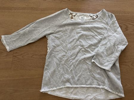 ONLY Pullover mit Spitze, grau meliert, Grösse M