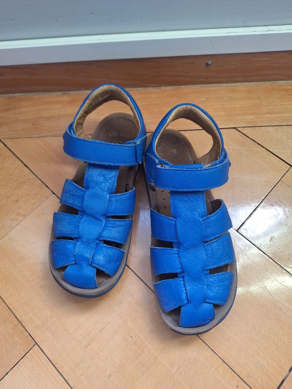 Camper Chaussures garçon: Sandalen Camper Grösse 33 – D'occasion à Bern par zizzerzazzer