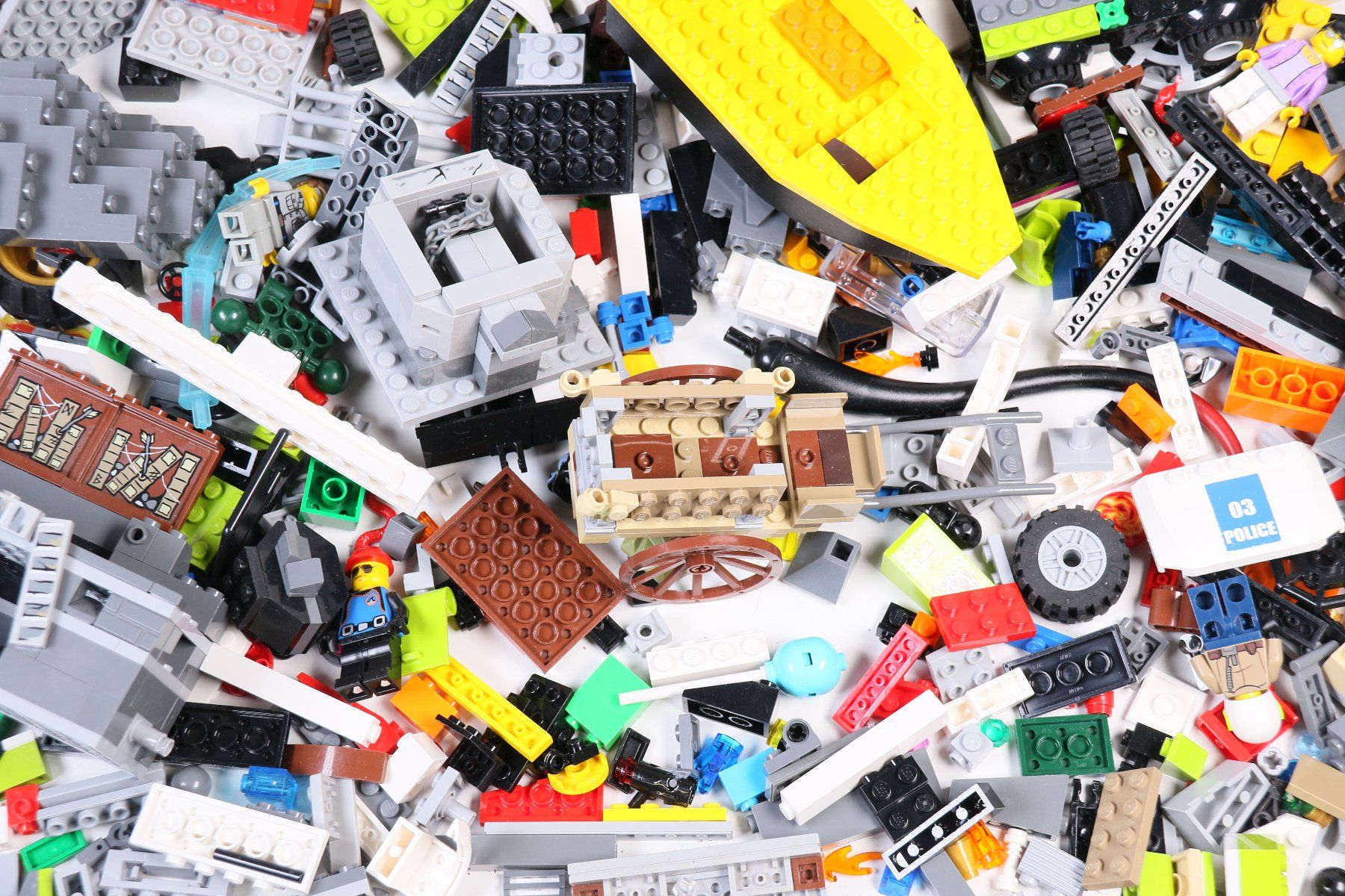 Lego Kit di costruzioni: 1.5 kg. Legoteile mit Minifiguren – Usato da Hettlingen venduto da Scholi99 1