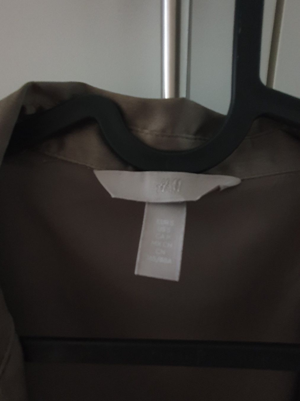H&M Camicette: Bluse H&M Satin braun Grösse S – Usato da Arth venduto da frey1993 2