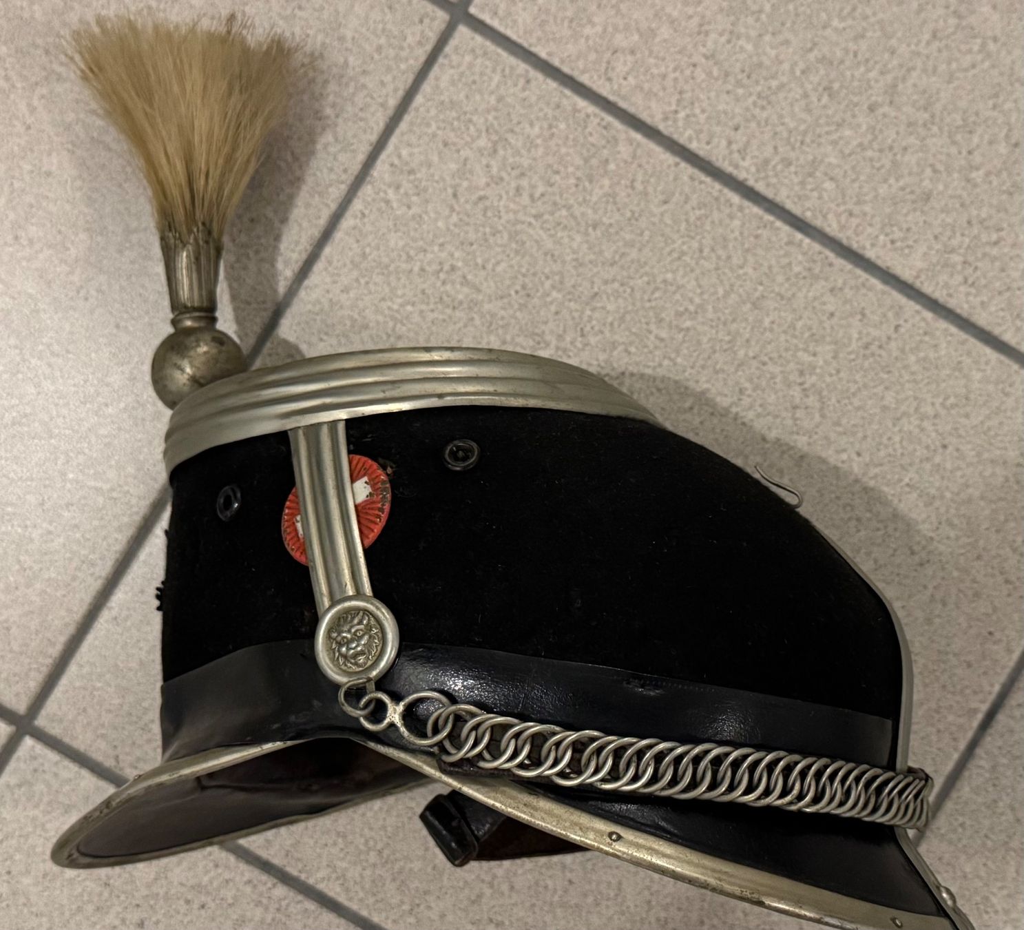 Schweizer Armee Uniformi & Effetti personali: Original Schweizer Dragonerhelm Kavallerie M1918 – Usato da Bremgarten AG venduto da Schussi 1