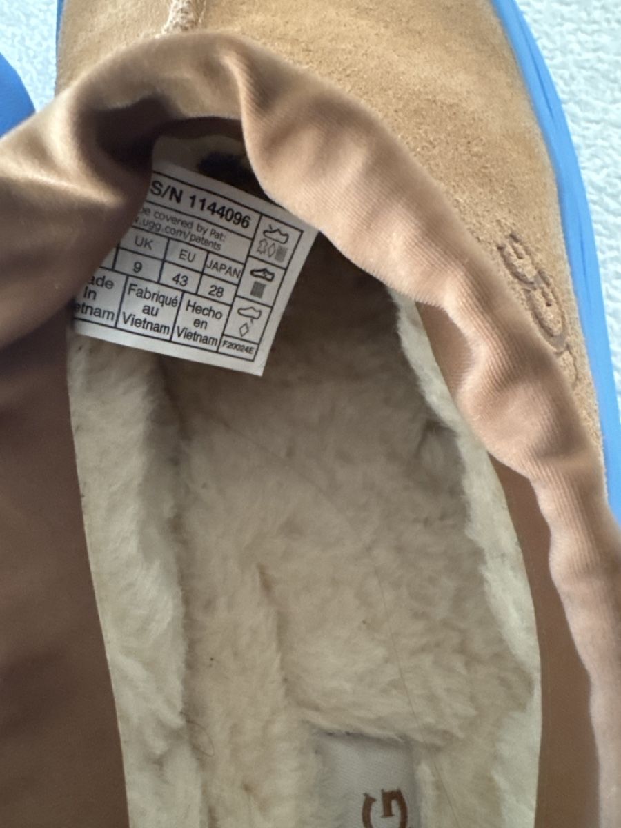 Chaussures hommes: UGG – Neuf (Voir description) à Dorenaz par qkkancs 1