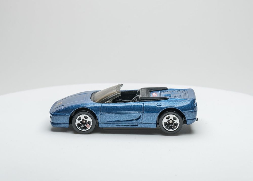Hot Wheels 2004-129 Ferrari Heat 2/5 F355 Challenge RED 1:64 Scale 5SP Wheels by Hot Wheels