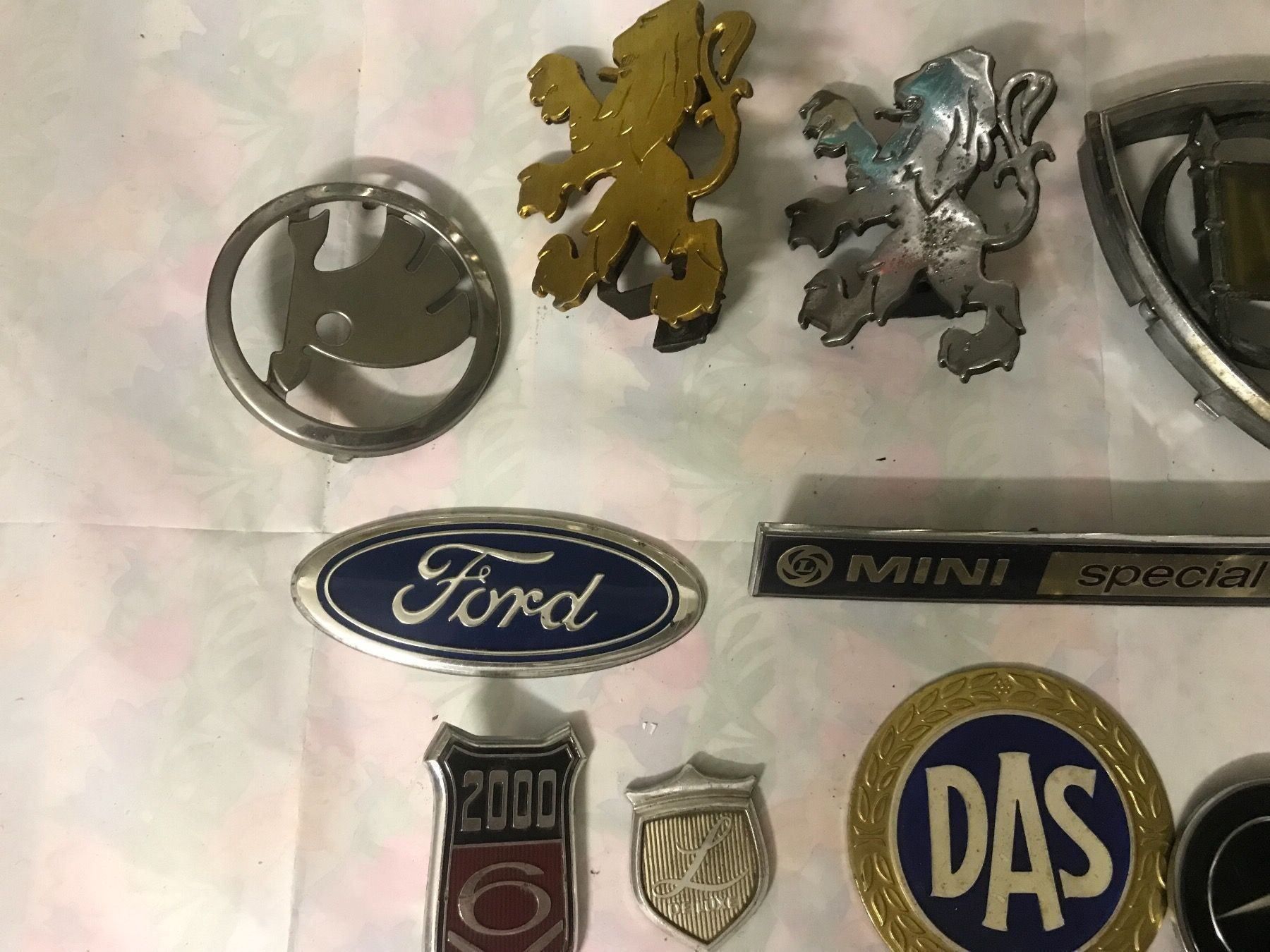 Accessori per altri veicoli: Automarken Logos – Usato da Neuenhof venduto da Himmel2 1