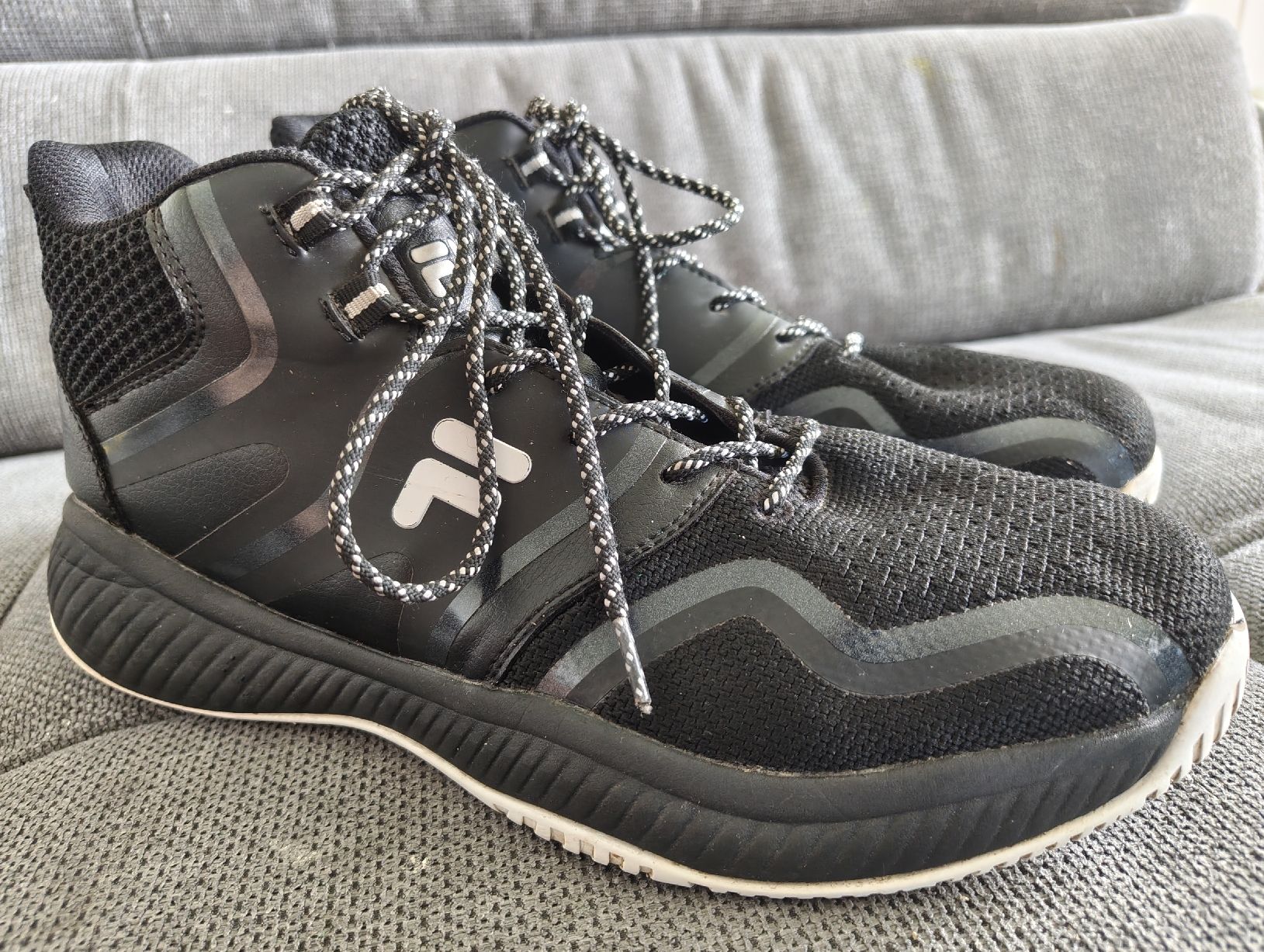 Herrenschuhe: Fila Schuhe schwarz Grösse 44 – Gebraucht aus Thierachern von _Sunshine_._