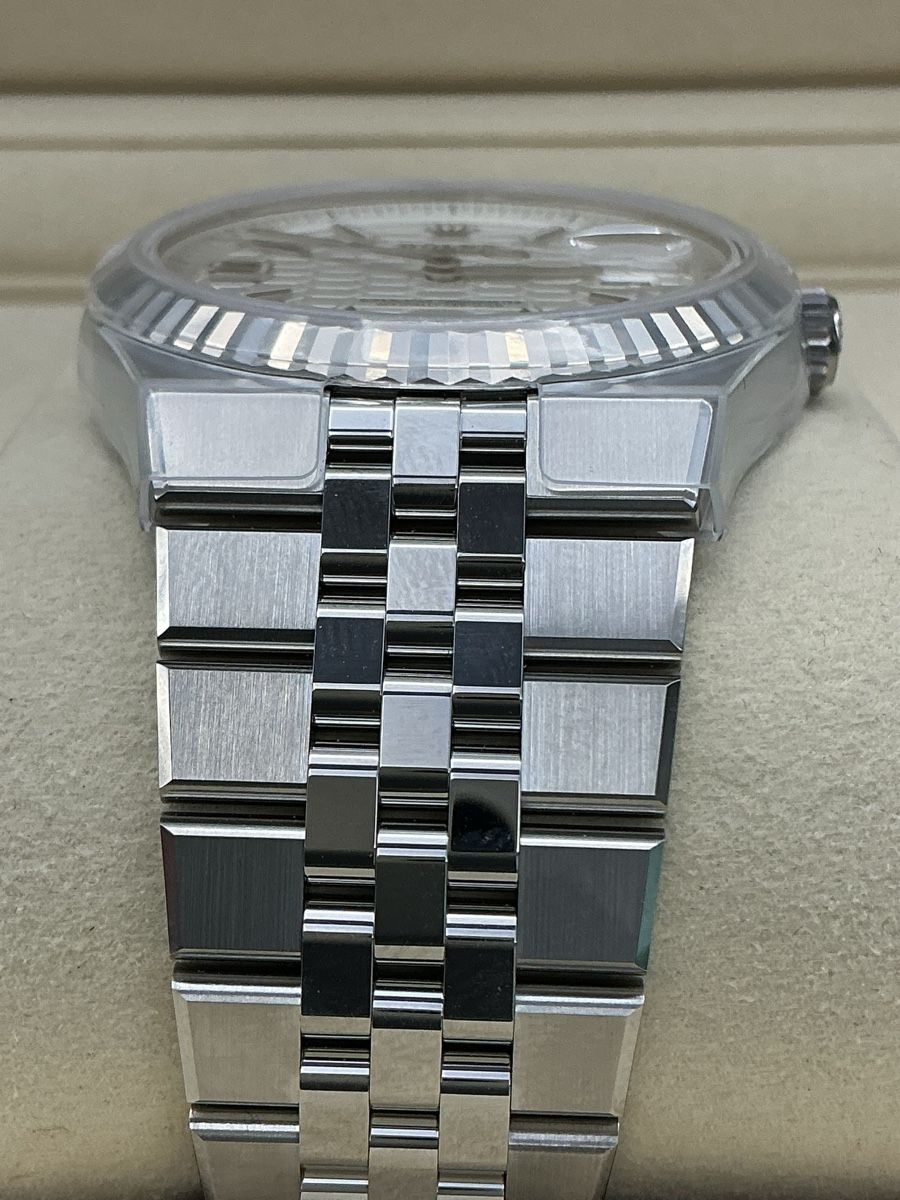 Rolex Montres: Rolex Datejust 41162334 Full Set 2026  – D'occasion à Zürich par watchdealer-24 6