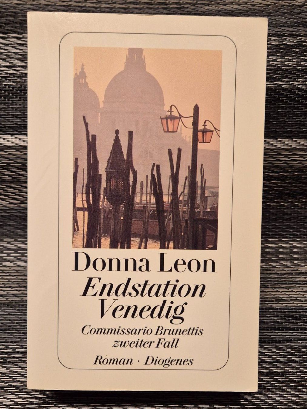 Bücher: Donna Leon: "Endstation Venedig" – Gebraucht aus Rüttenen von Mushorn