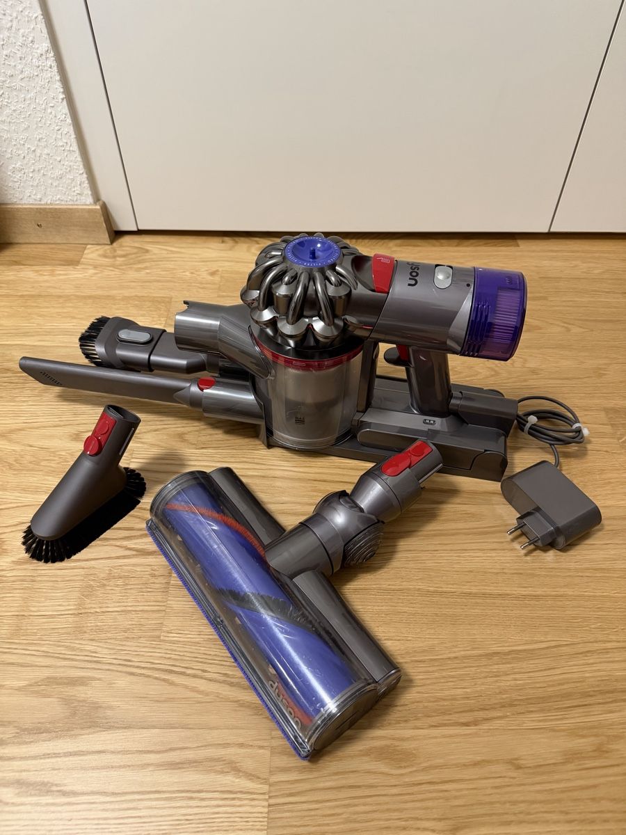Dyson Aspirapolveri & Accessori: Dyson V8 absolute à partir 1CHF – Usato da Meyrin venduto da SA_3006