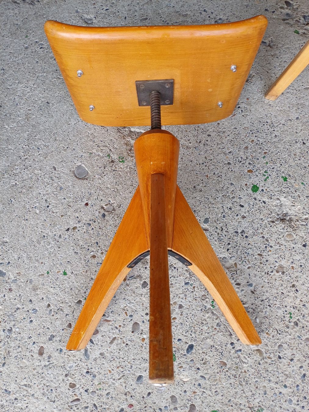 Hocker: Verstellbar Hocker- Klavierstuhl – Gebraucht aus Zuckenriet von Res. 1