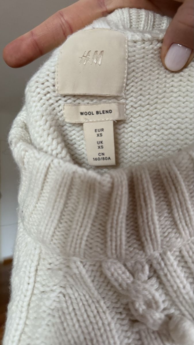 Zara Pullover & Sweatshirts: Stylish Knitted Sweater- Size XS – Neu (gemäss Beschreibung) aus Zürich von eli_t8nw 4