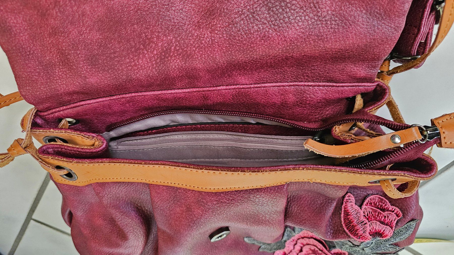 Desigual Borse: Desigual Tasche mit Rose – Usato da Witterswil venduto da Regus 4