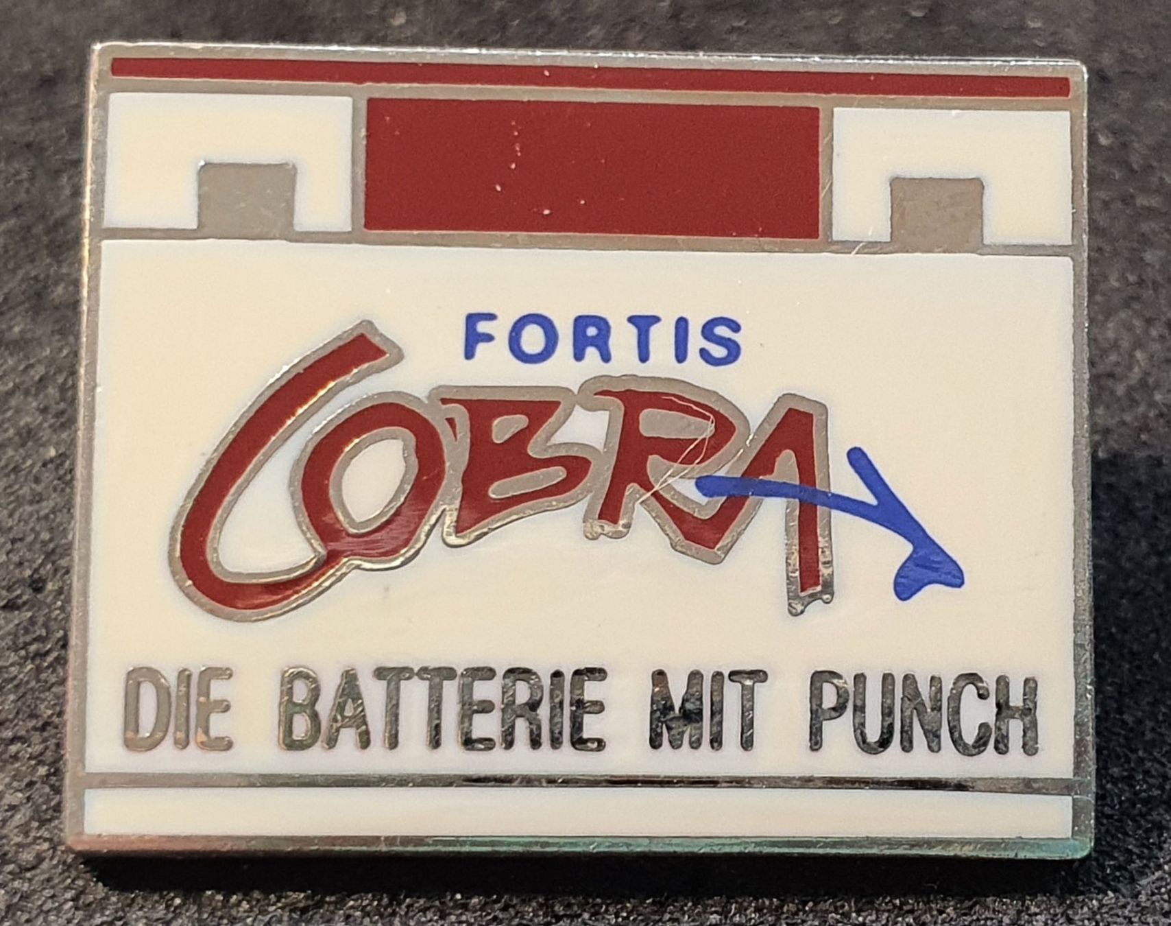 Placchette & Badge: BB997 - Pin Auto Batterie Fortis COBRA – Usato da Reinach BL venduto da Boston-Verkauf