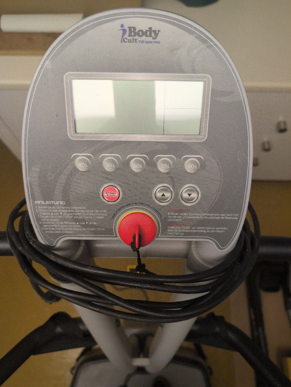 Hometrainer: Bodycult Vibrationsplatte – Usato da Langenthal venduto da abersicher 1