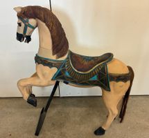 Karussellpferd aus Holz