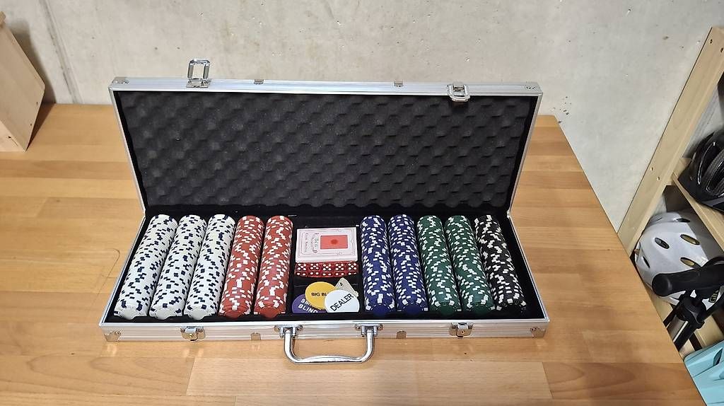 Spiele: Poker-Set – Gebraucht aus Aetingen von MischiZengi