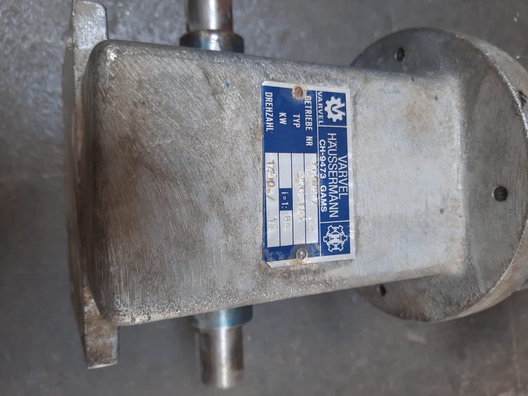 Motoren: Elektromotor mit 90° Untersetzungsgetriebe – Gebraucht aus Liebefeld von Gnews 1