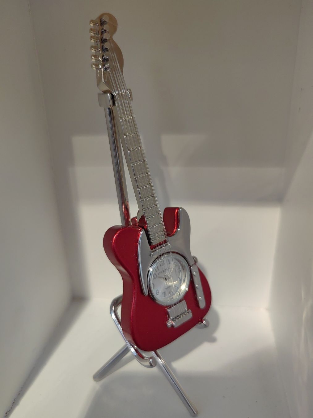 Orologi da terra & Orologi da parete: Cool Guitar Clock - Desk Clock - Unique Music Gift! – Nuovo (secondo la descrizione) da Luzern venduto da Sisi_888 3