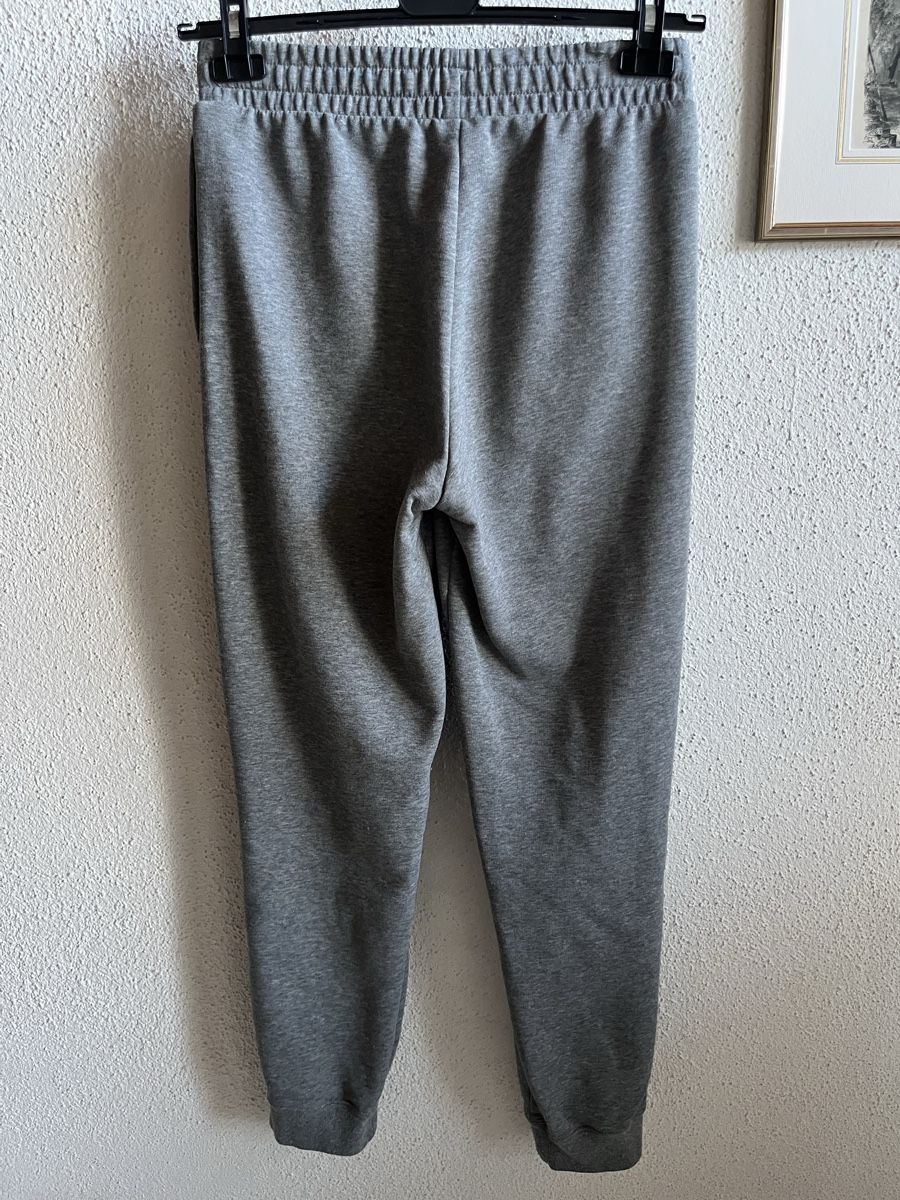 Puma Pantaloni: graue Trainerhose - Puma – Nuovo (secondo la descrizione) da Jonschwil venduto da Julie1696 1