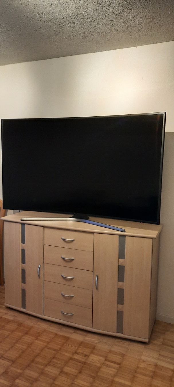 Samsung Fernseher: Samsung Fernseher 65'' – Gebraucht aus Wikon von Kumschick