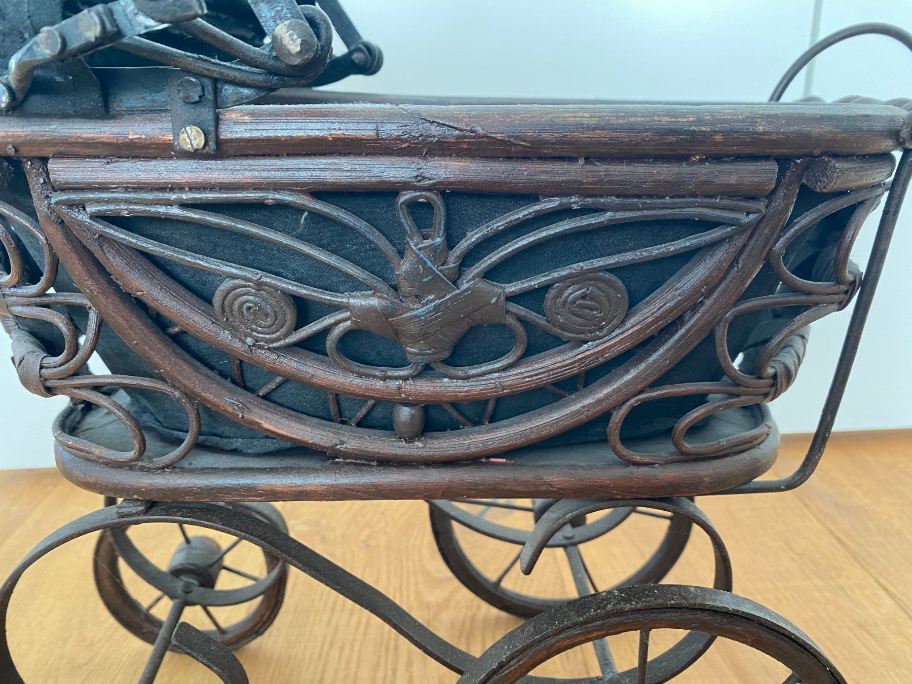 Carrozzine per bambole: Antiker Puppenwagen – Usato da Unterterzen venduto da bac_287t 3