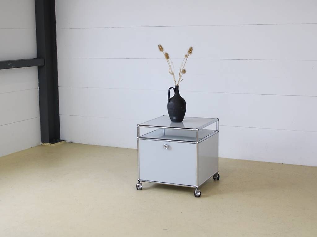 Tische: USM Möbel, Beistelltisch – Gebraucht aus Meinisberg von atelier_TILIJA 1