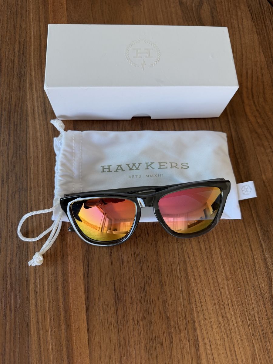 Brillen & Gläser: Sonnenbrille HAWKERS grau rot verspiegelt – Neu (gemäss Beschreibung) aus Urdorf von alnalo