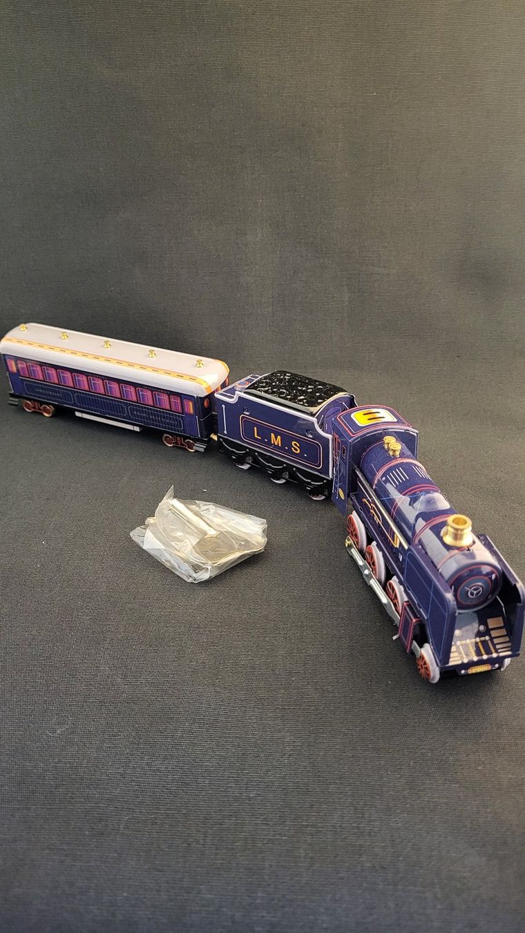 Spielzeuge: Blech-Eisenbahn L.M.S. mit Schlüssel-Aufzug – Neu und originalverpackt aus Basel von spinne02